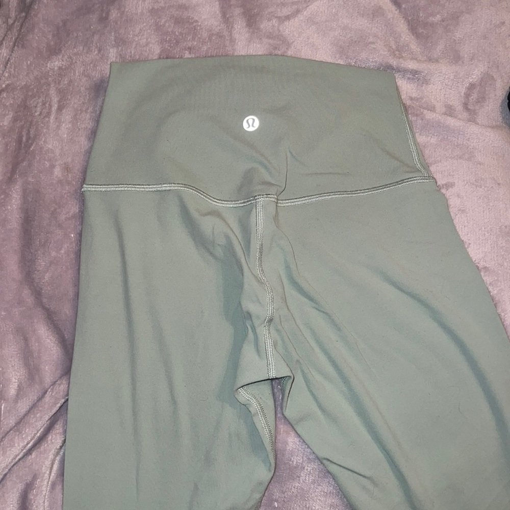Lululemon aligns 25”